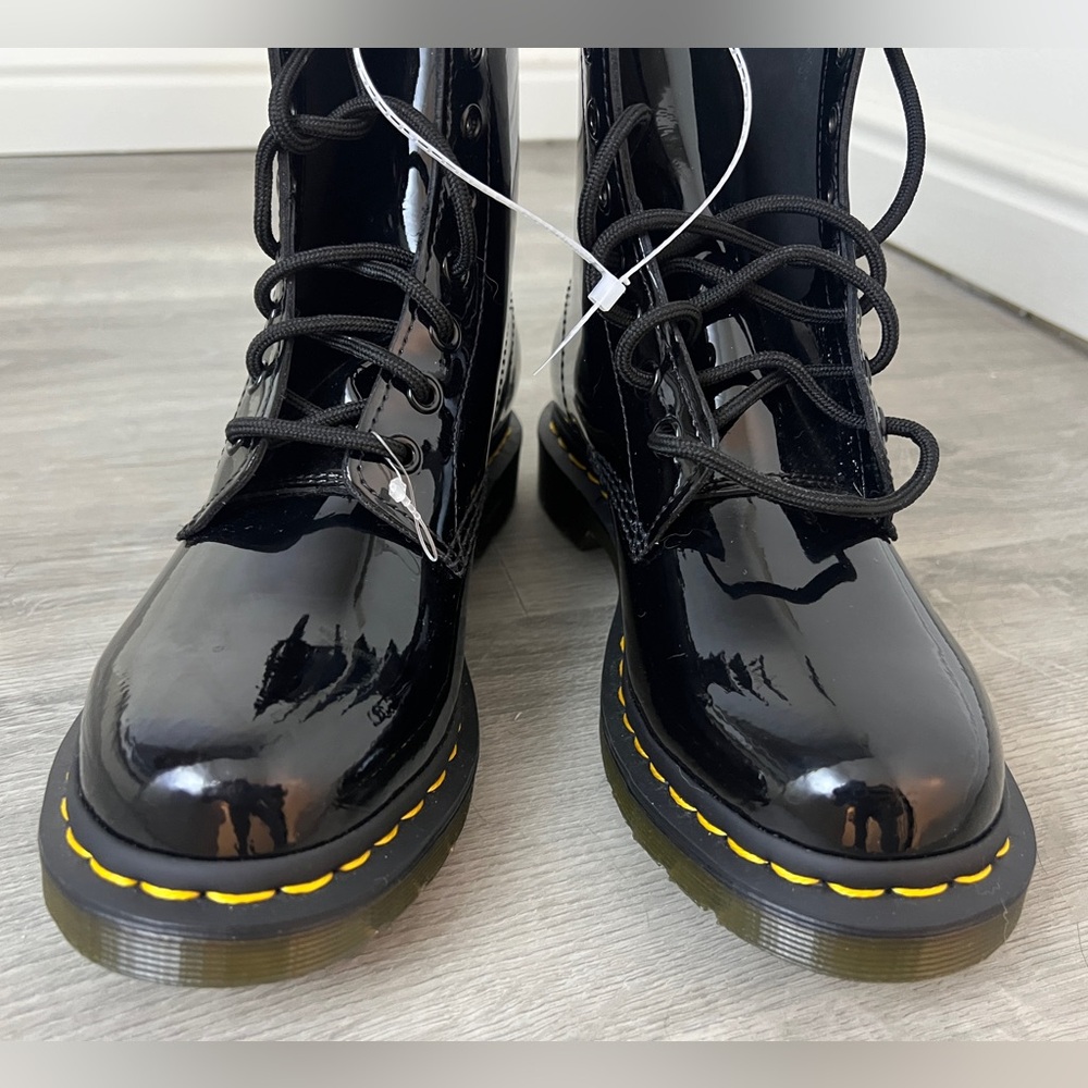 Doc Dr. Martens Black Patent 1460 Lace-Up Boots, UK 5/US 7/EU 38 Women - Picture 3 of 9
